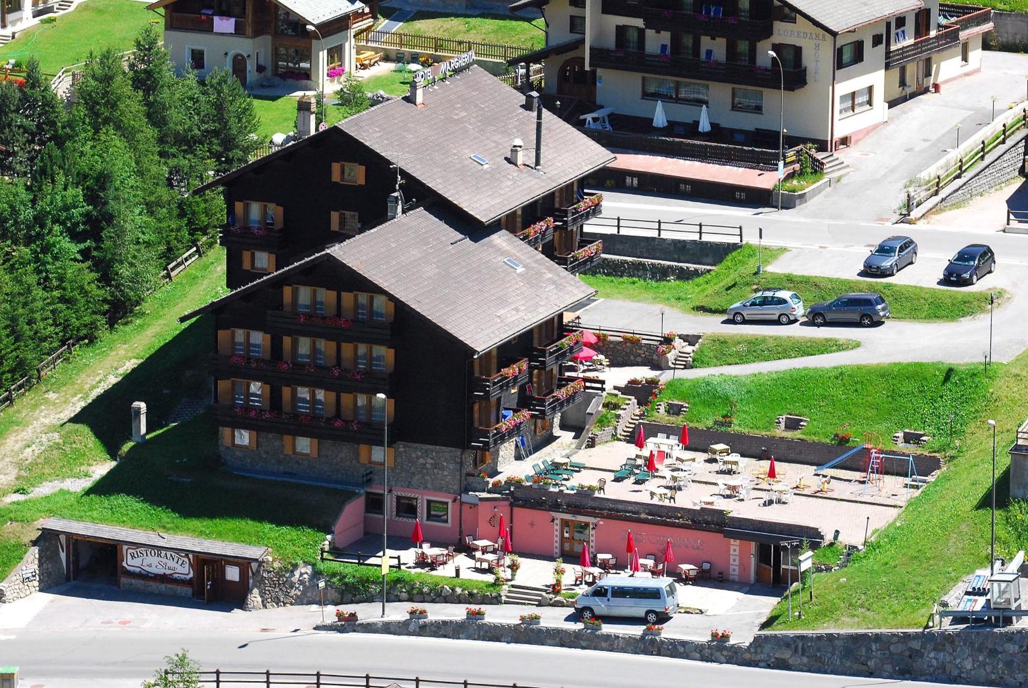 Hotel Margherita Livigno Exteriör bild